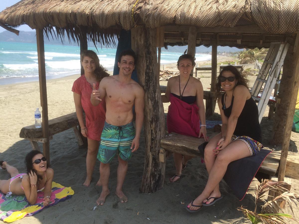 North Shore Surf Camp Hotel บาแลร์ ภายนอก รูปภาพ